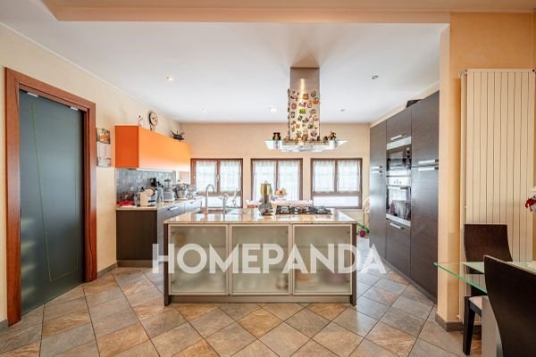 Haus in Porlezza, Lombardei, Italien 2 - 19070574