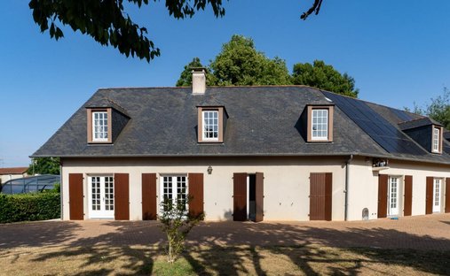 Haus in Civray, Neu-Aquitanien, Frankreich 1
