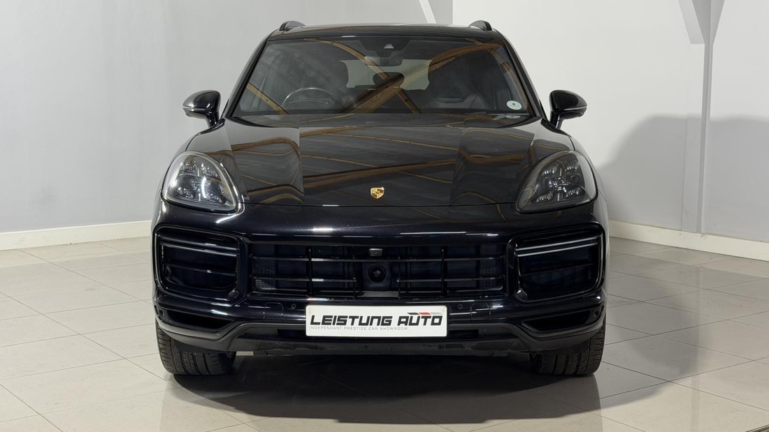 Suv in Huntingdon, United Kingdom 3 - 19101502