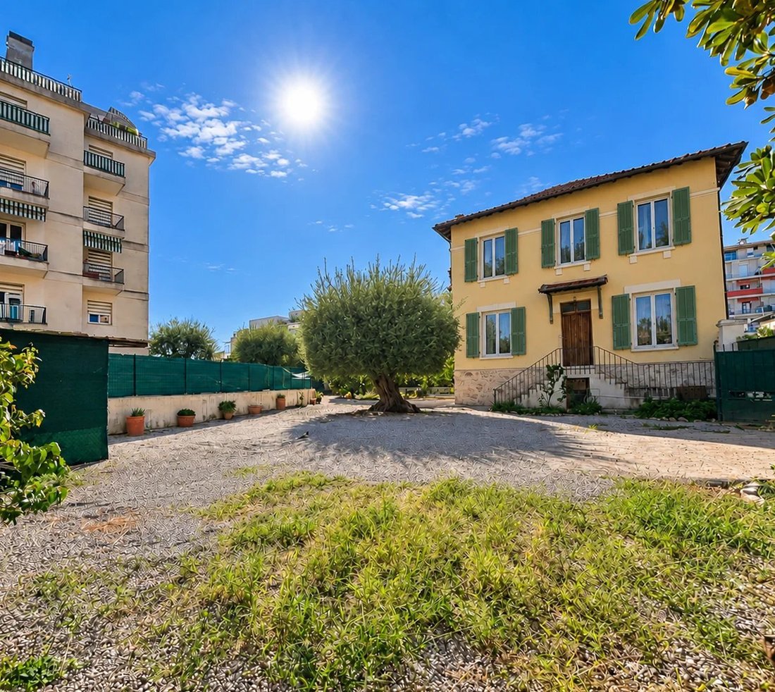 Haus in Nizza, Provence-Alpes-Côte d'Azur, Frankreich 1 - 19102278