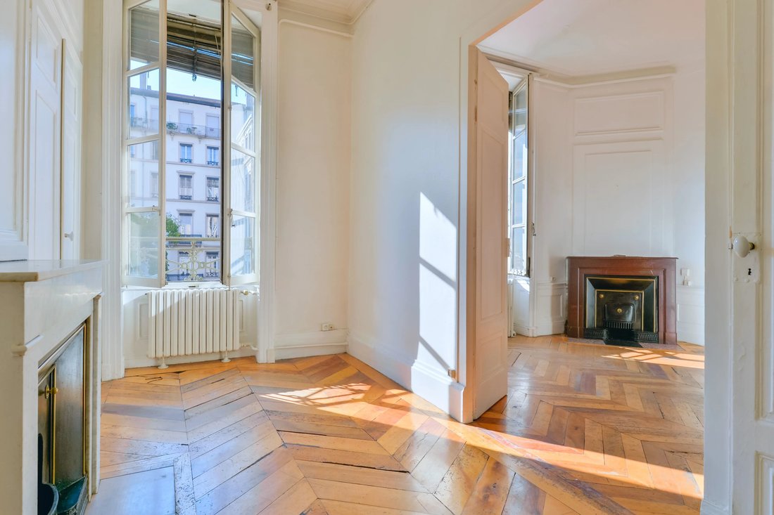 Appartamento a Les Brotteaux-Bellecombe-Masséna, Lyon 6e Arrondissement, Lione 4 - 19102595