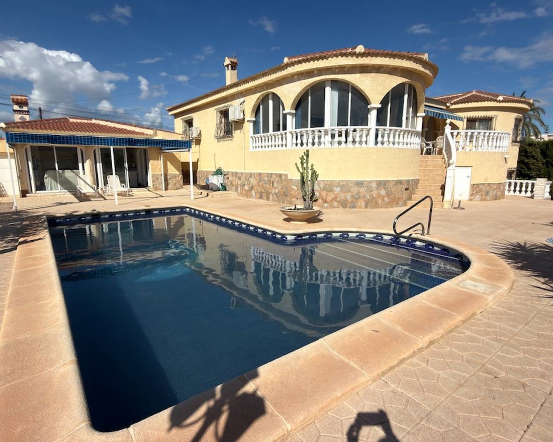 Villa in Quesada, Rojales, Land Valencia 1 - 19102040