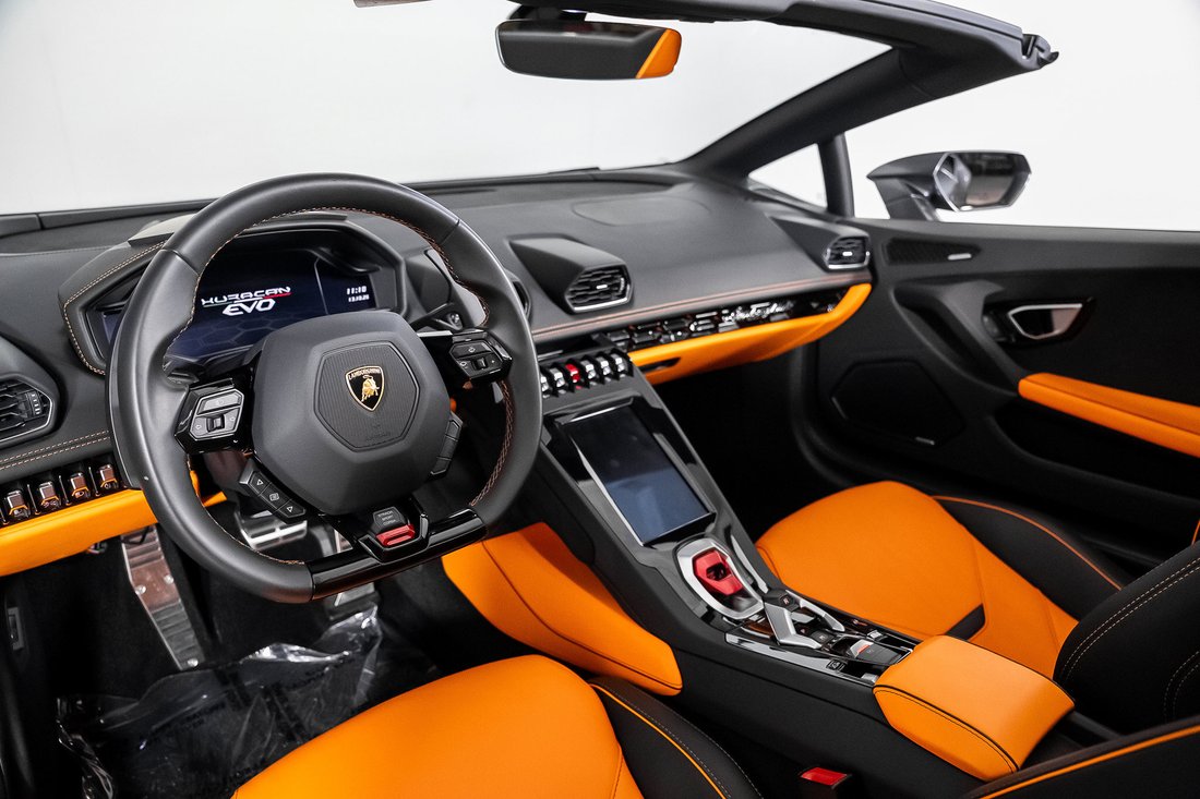 Cabriolet in Pompano Beach, FL, United States 2 - 19102036
