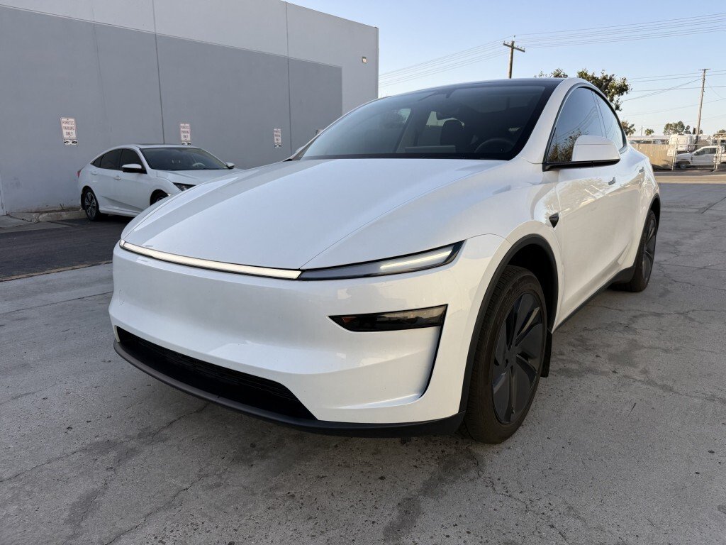 Tesla Model Y in San Diego, CA, United States 1 - 19101737