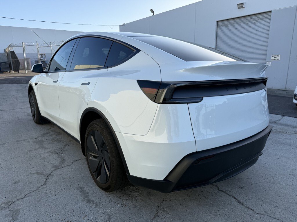 Tesla Model Y in San Diego, CA, United States 4 - 19101737