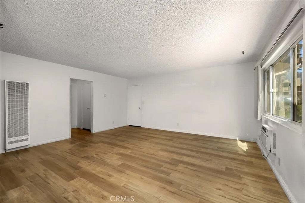 Upland, California, United States 5 - 19101685