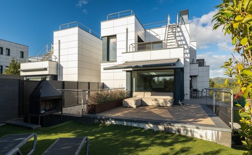 Villa in Mendebaldea, Donostia-San Sebastián, Spanien 1