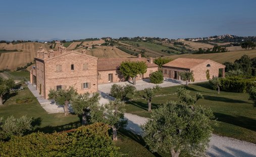 Tenuta a Centro, Ancona, Marche 1