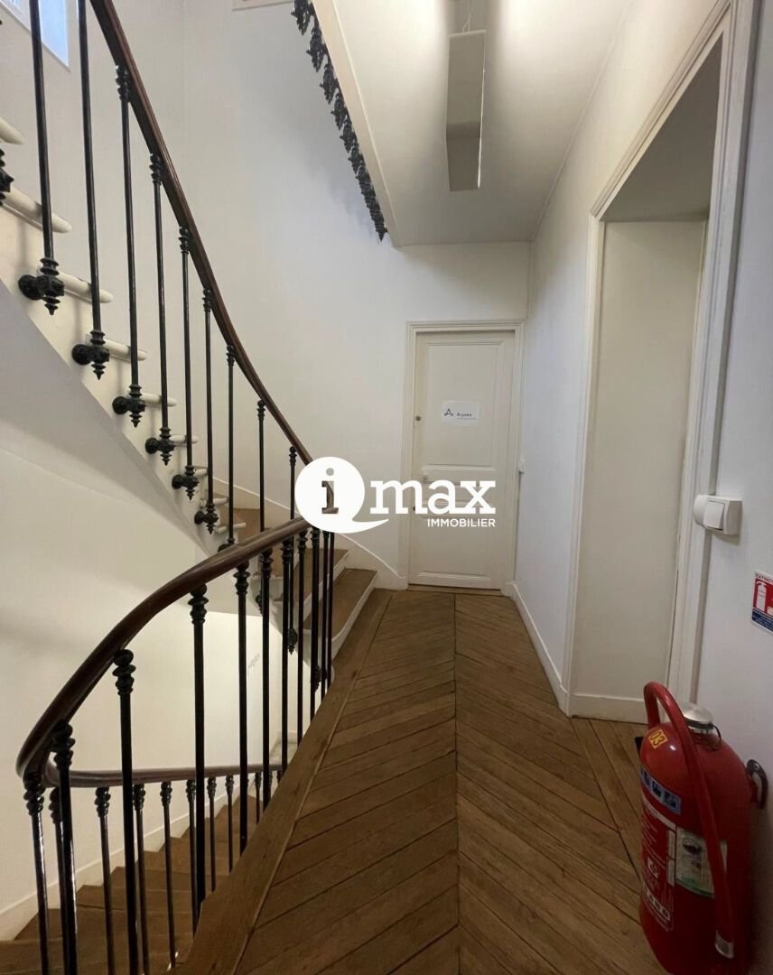 Apartment in Saint-Cloud, Ile-de-France, France 4 - 18989085