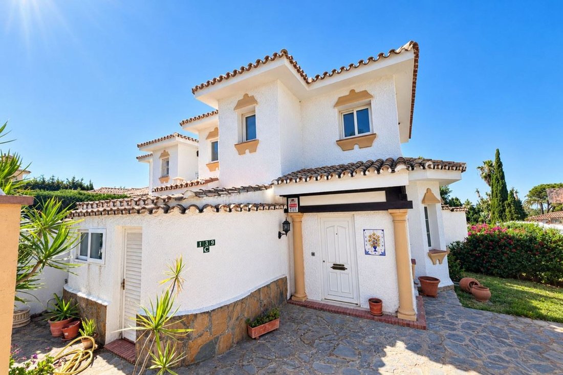 Villa in Estepona, Andalusien, Spanien 1 - 19101862