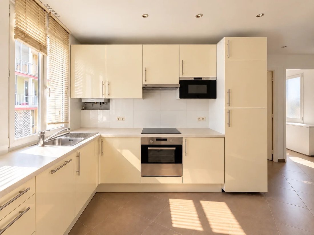 Apartment in Courcelles-Wagram, Paris 17e Arrondissement, Paris 5 - 19102587