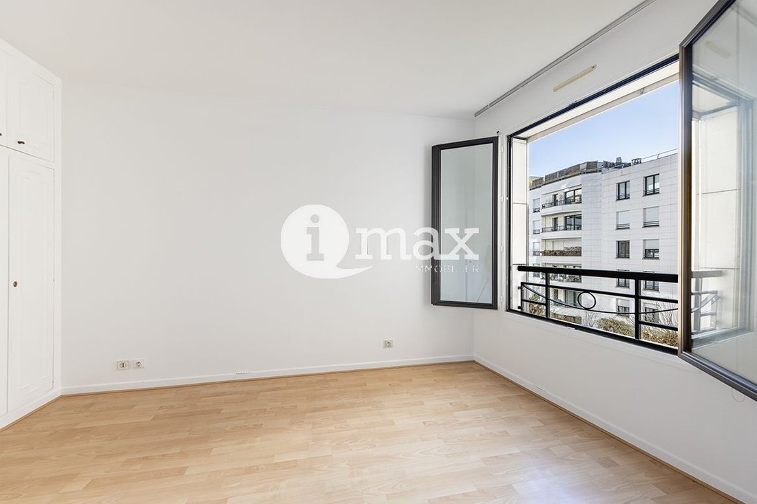 Apartment in Hôtel de Ville-Planchette, Levallois-Perret, France 4 - 19077467