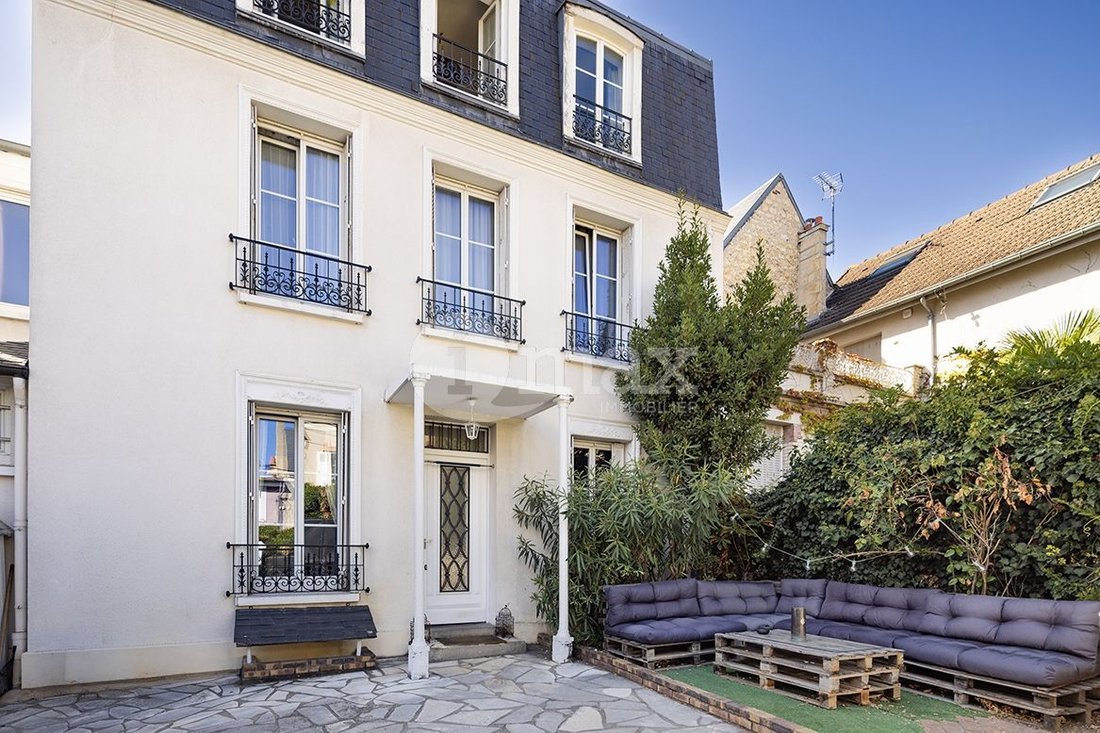 Maison à Centre-Voltaire, Asnières-sur-Seine, France 1 - 18950311