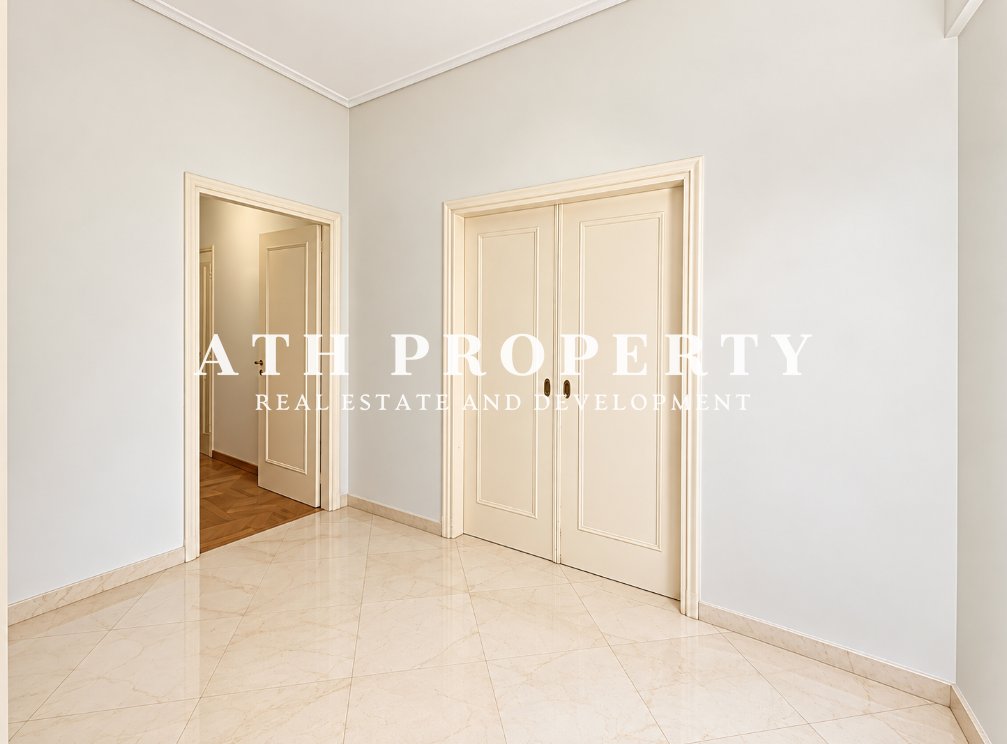 Apartment in Sunoikia Kolonakiou, 1st District of Athens, Athens 5 - 19101631