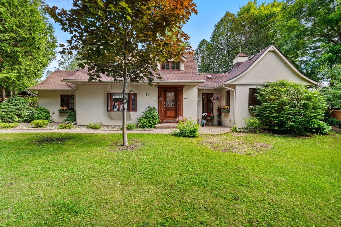House in Saint-Sauveur, Quebec, Canada 1 - 19101277