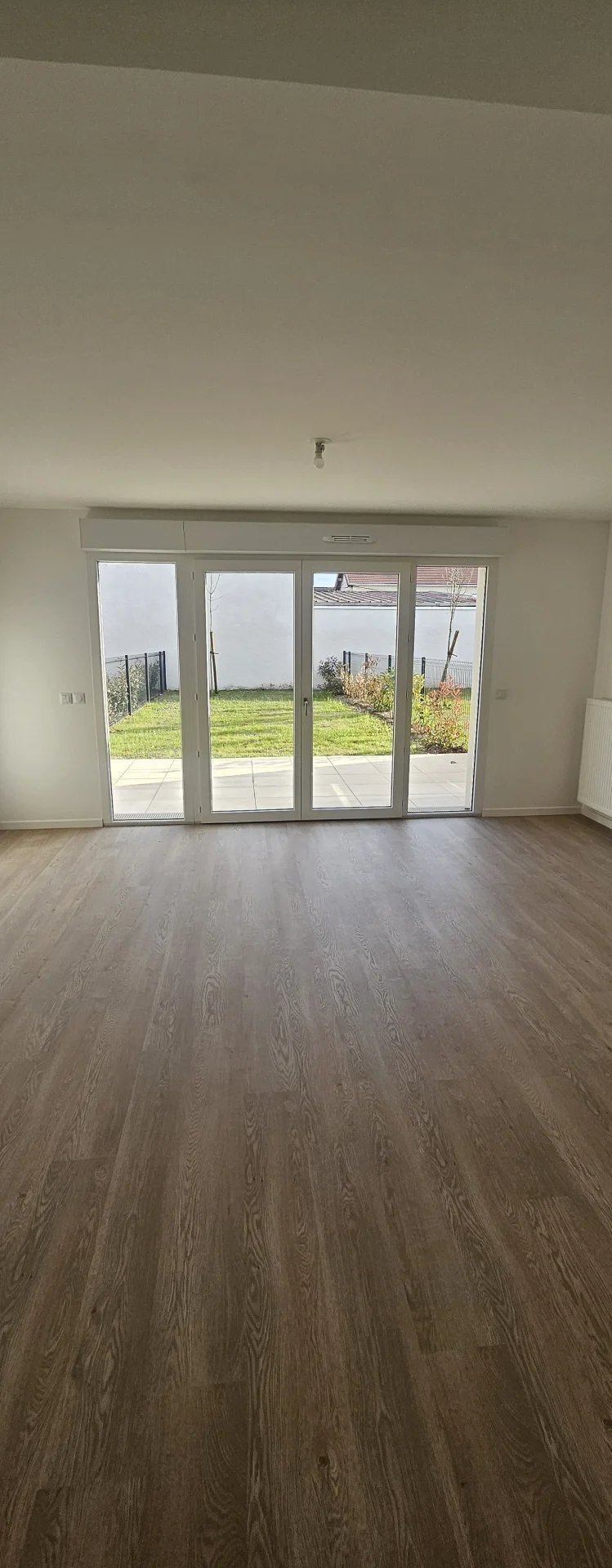 Townhouse in Neuilly-Plaisance, Ile-de-France, France 1 - 19102429