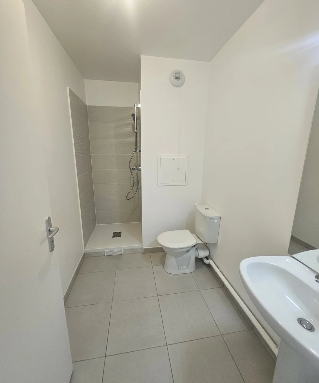 Townhouse in Neuilly-Plaisance, Ile-de-France, France 3 - 19102429