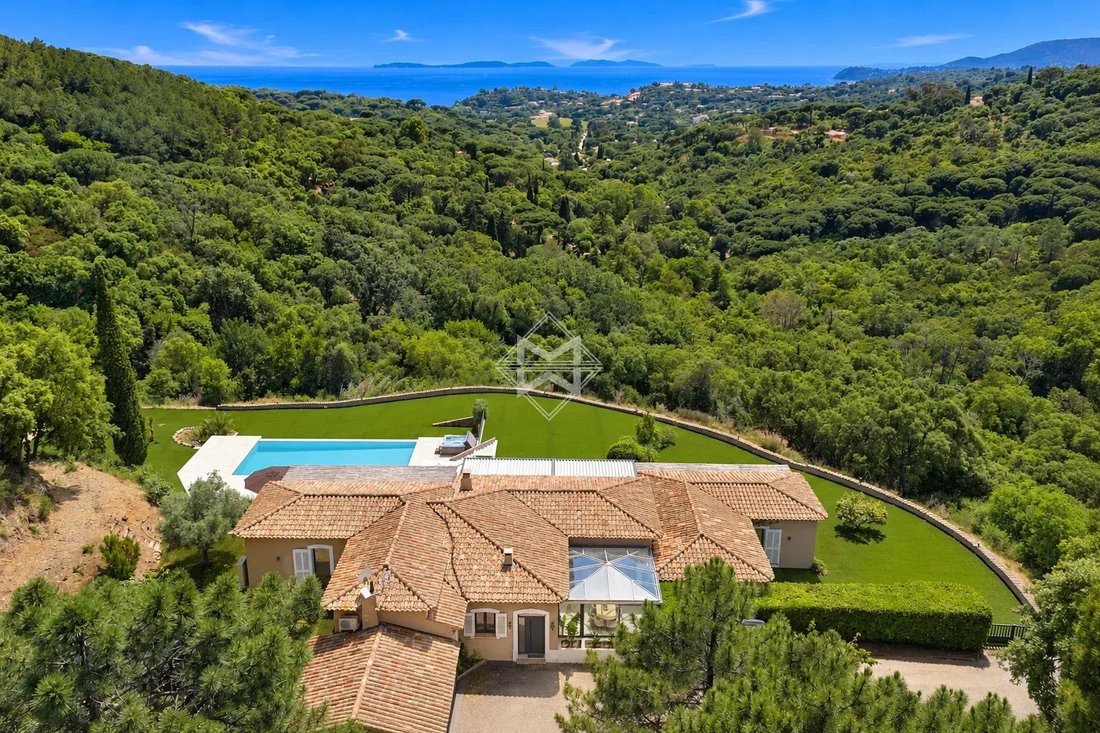 Anwesen in La Croix-Valmer, Provence-Alpes-Côte d'Azur, Frankreich 1 - 15778836