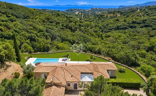 Finca en La Croix-Valmer, Provenza-Alpes-Costa Azul, Francia 1