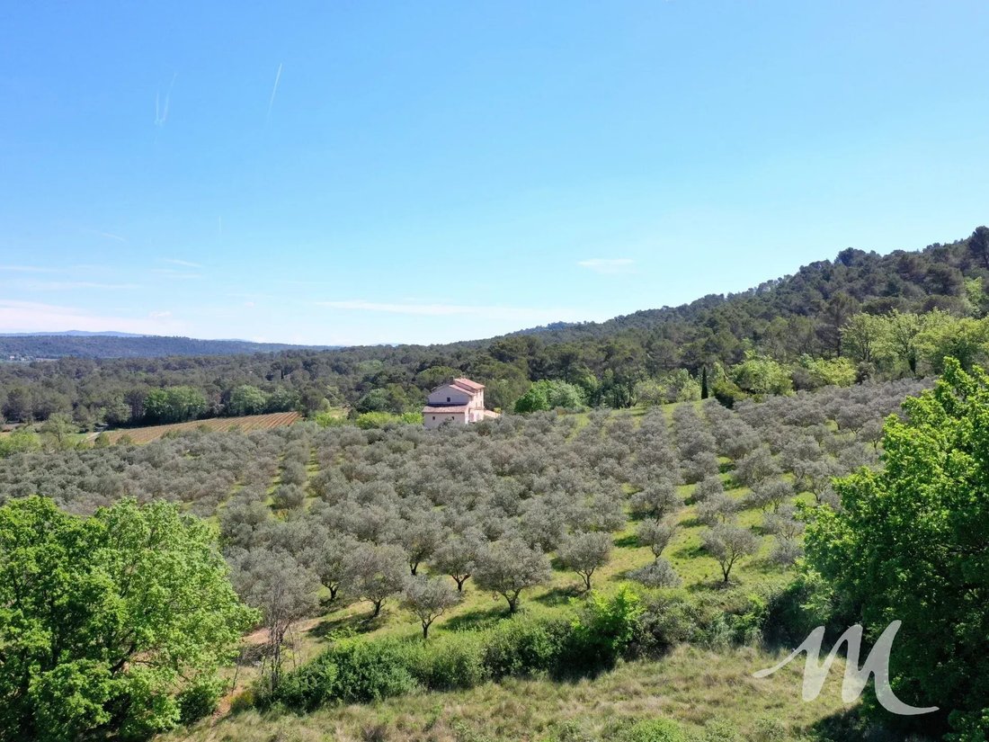 Anwesen in Pontevès, Provence-Alpes-Côte d'Azur, Frankreich 1 - 16482323