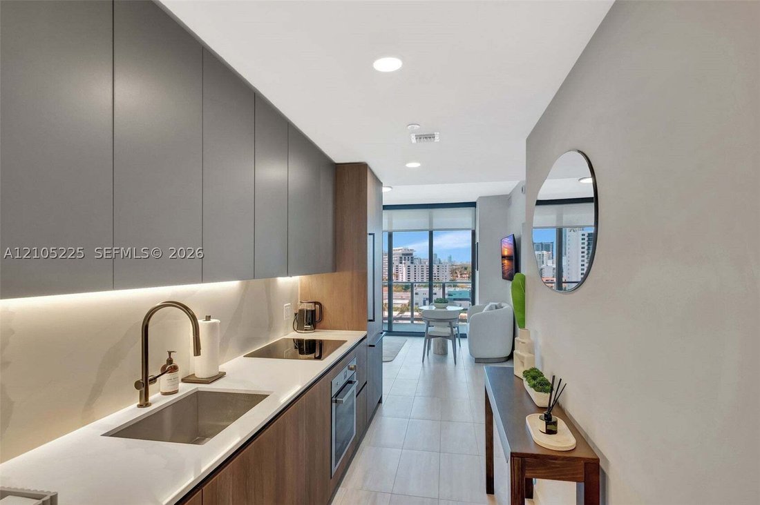 Condo in Miami Beach, Florida, United States 4 - 19101432