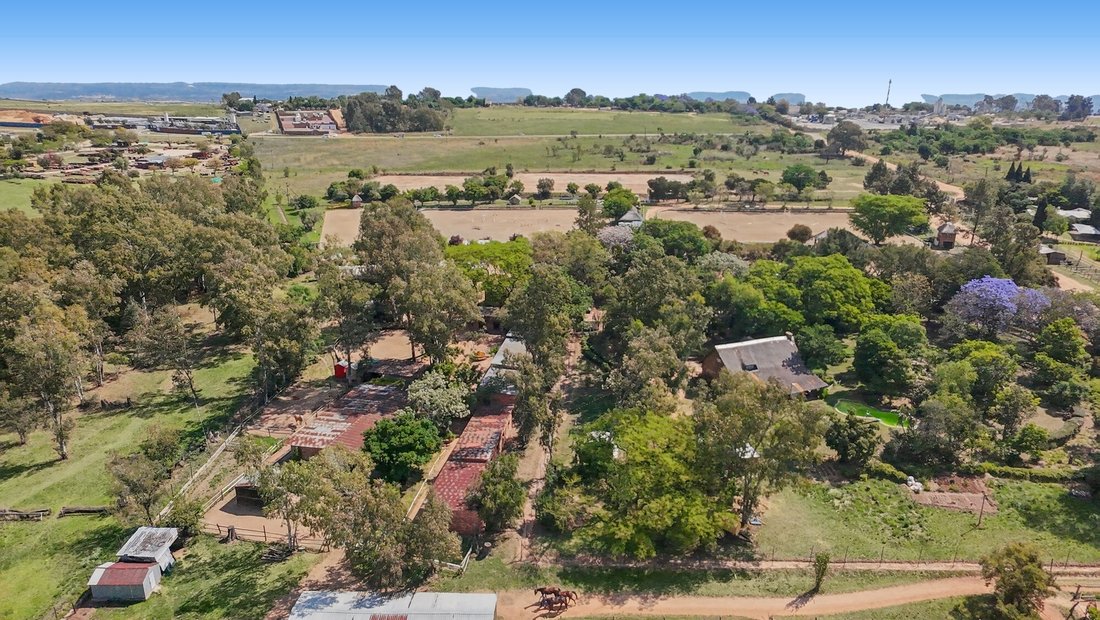 Farm Ranch in Metropolitanstadt Tshwane, Gauteng, Südafrika 1 - 17416315