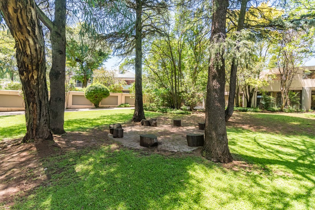 Landhaus in Vandia Grove, Bryanston, Gauteng 4 - 19102860