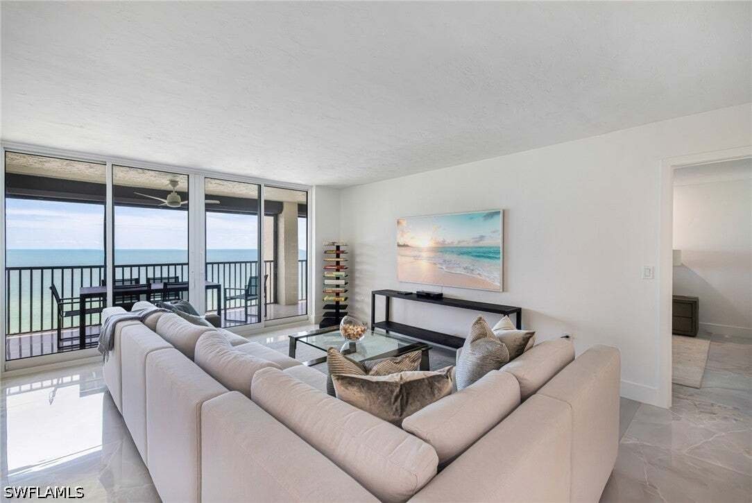 Condo in Naples, Florida, United States 2 - 19103816