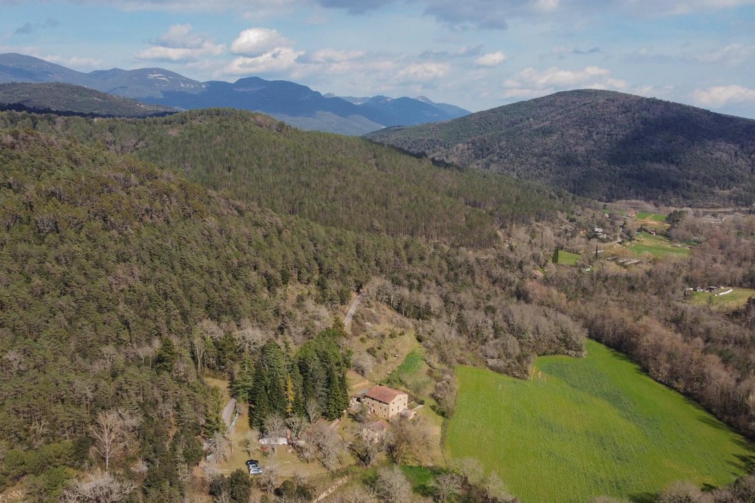 Casa de Campo en la Vall d'en Bas, Cataluña, España 3 - 19103732