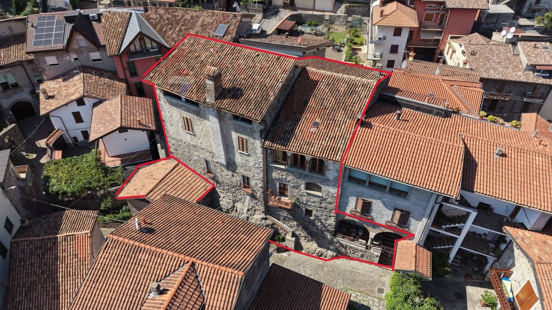 Haus in Costa Volpino, Lombardei, Italien 1 - 19106266