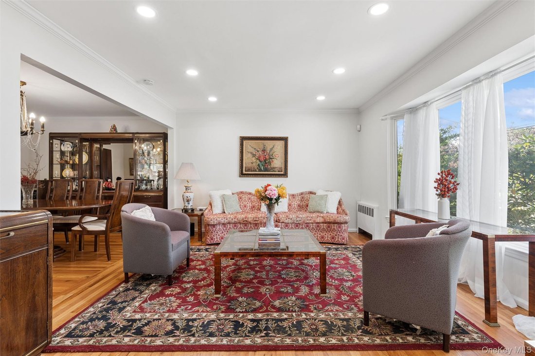 House in Bellmore, New York, United States 4 - 19105178