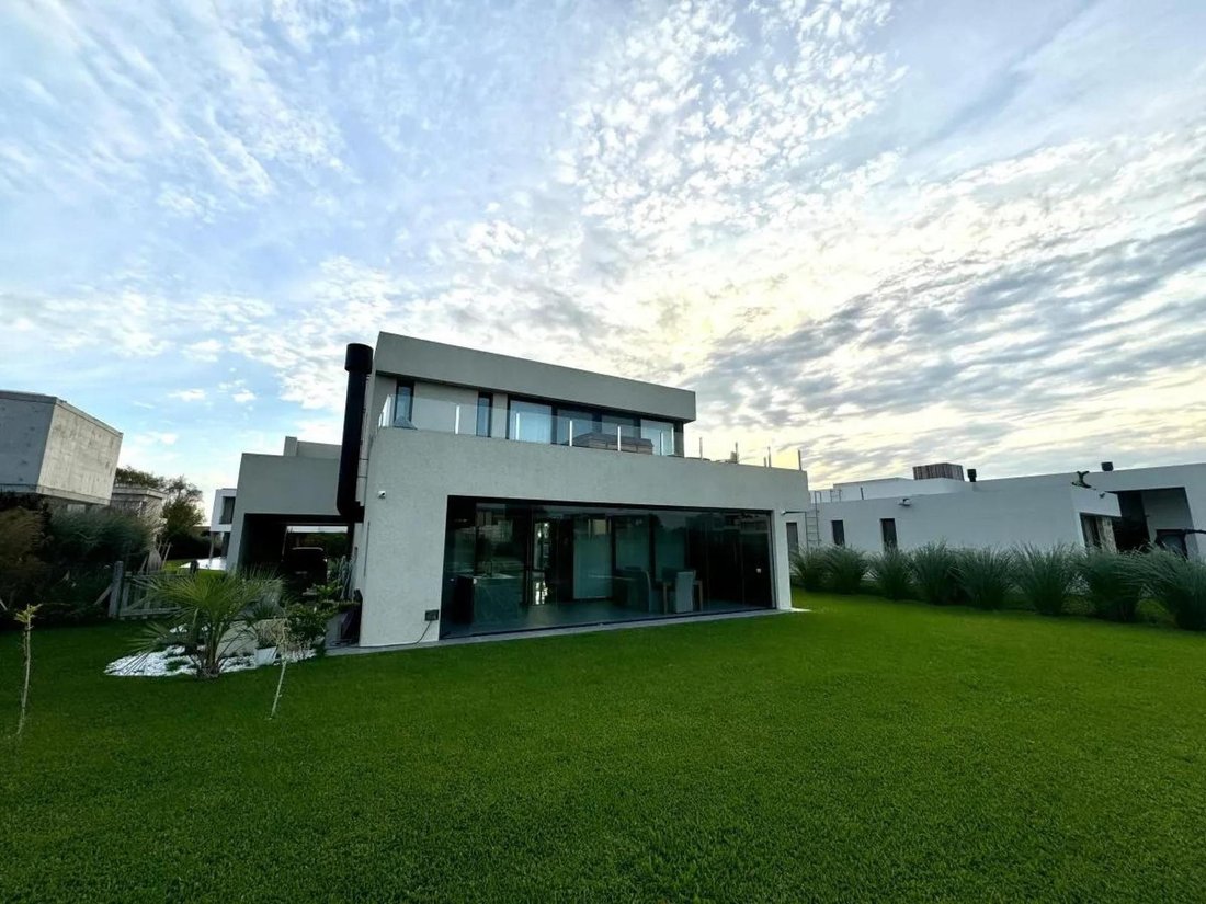 House in Canning, Buenos Aires, Argentina 2 - 19103067