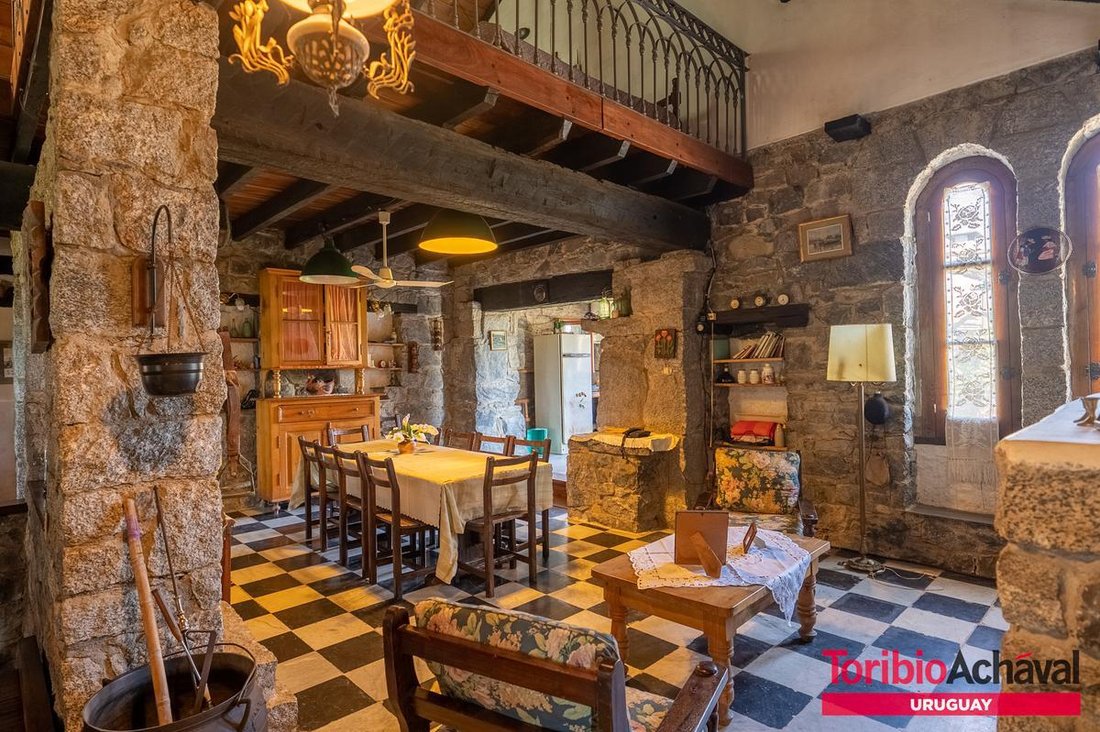 House in Colonia del Sacramento, Colonia Department, Uruguay 5 - 19103064