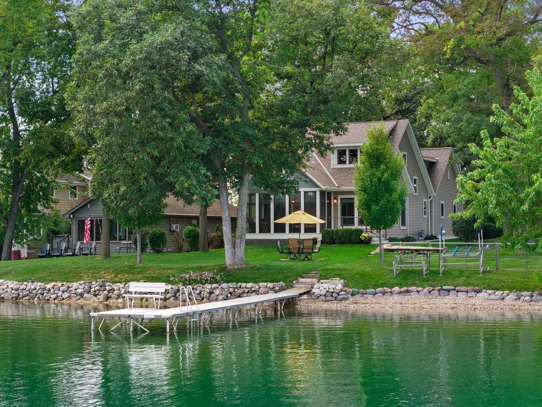 Casa a Okauchee Lake, Wisconsin, Stati Uniti 1 - 19103566