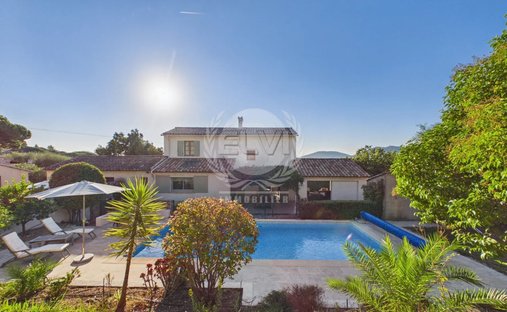 Villa in Le Plan-de-la-Tour, Provence-Alpes-Côte d'Azur, Frankreich 1