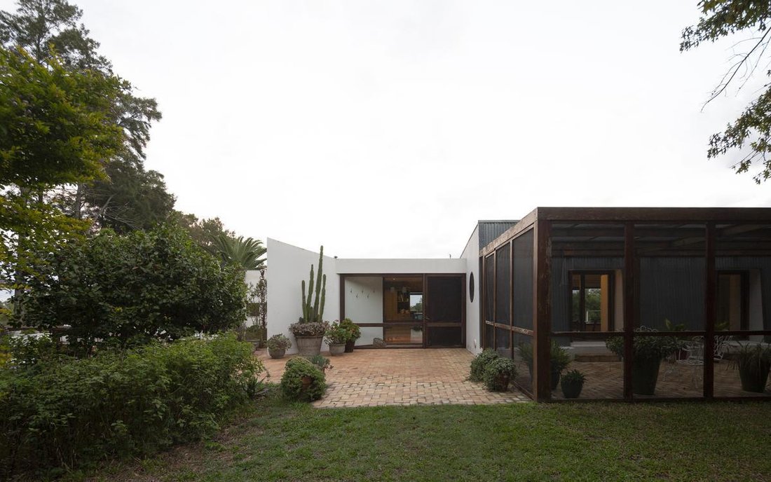 House in Colonia del Sacramento, Colonia Department, Uruguay 5 - 19103072