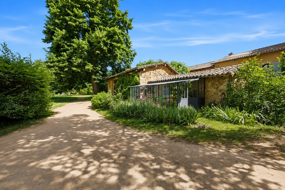 House in Sainte-Euphemie, Auvergne-Rhône-Alpes, France 2 - 19103599