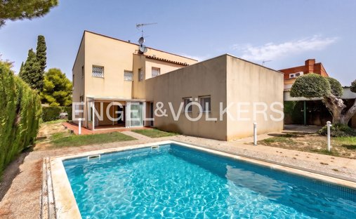 Haus in Pacs del Penedès, Katalonien, Spanien 1