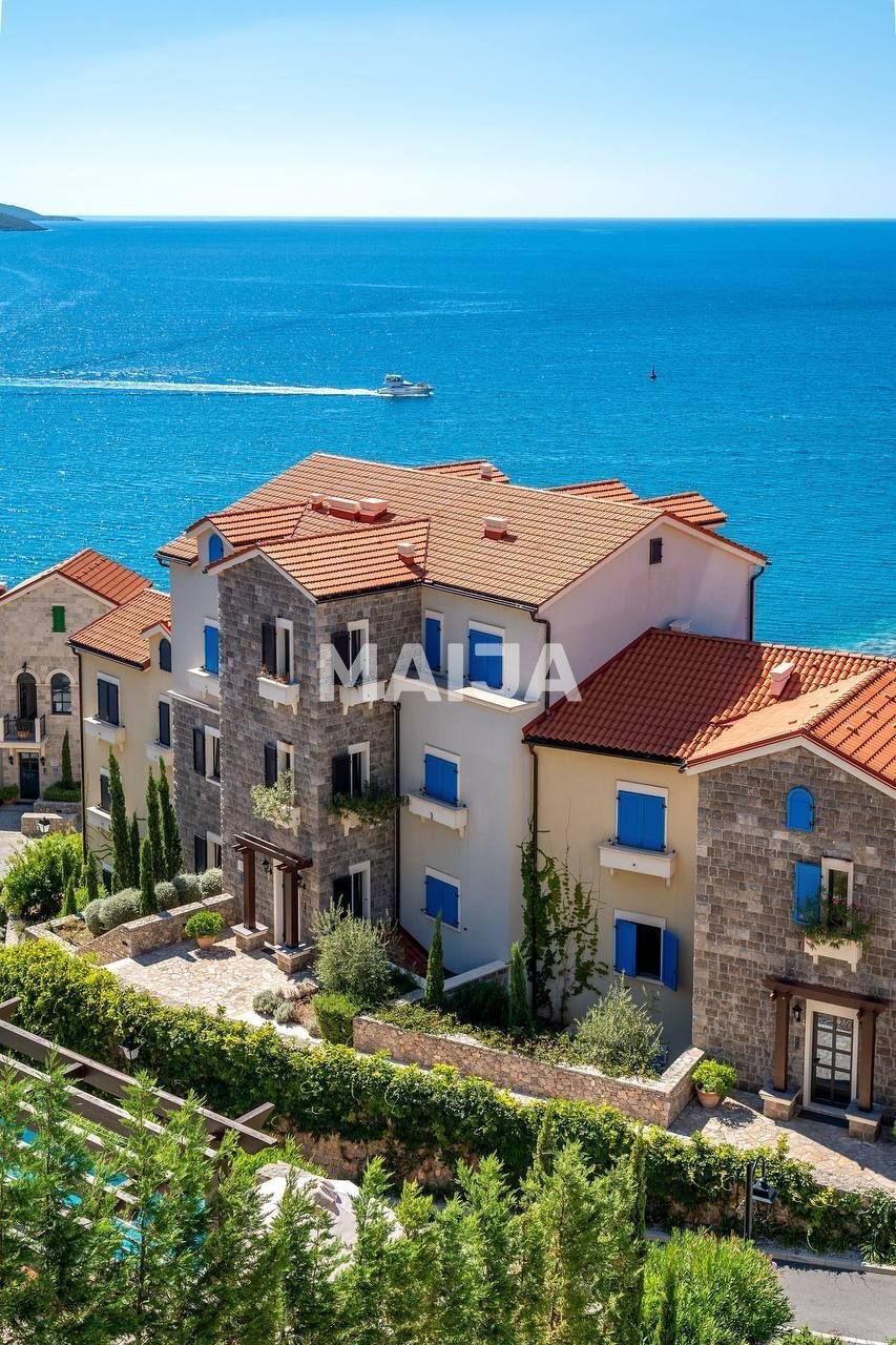 Condo in Rose, Herceg Novi Municipality, Montenegro 1 - 19103617