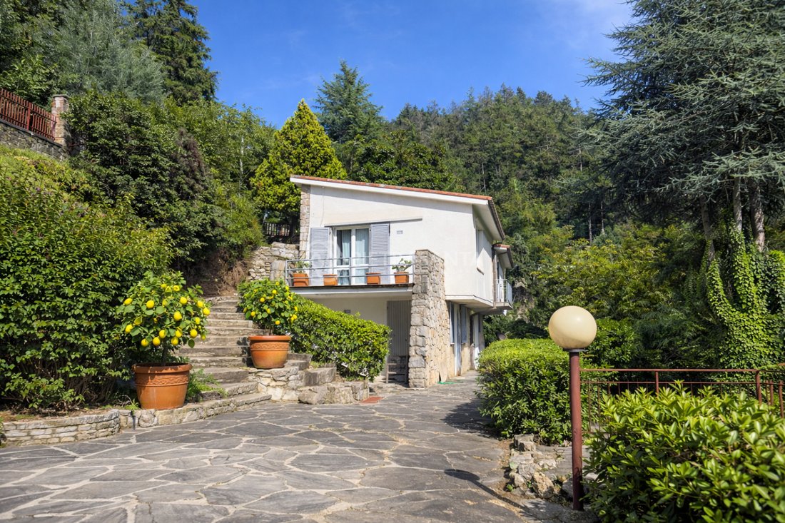 Villa in Pietrasanta, Tuscany, Italy 2 - 19104534