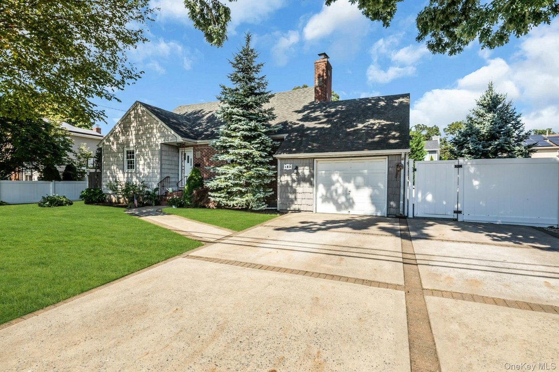 House in Massapequa, New York, United States 2 - 19105222