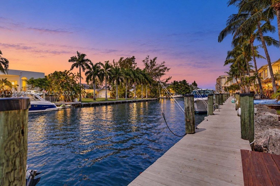 Townhouse in North Miami Beach, Florida, United States 3 - 19103836