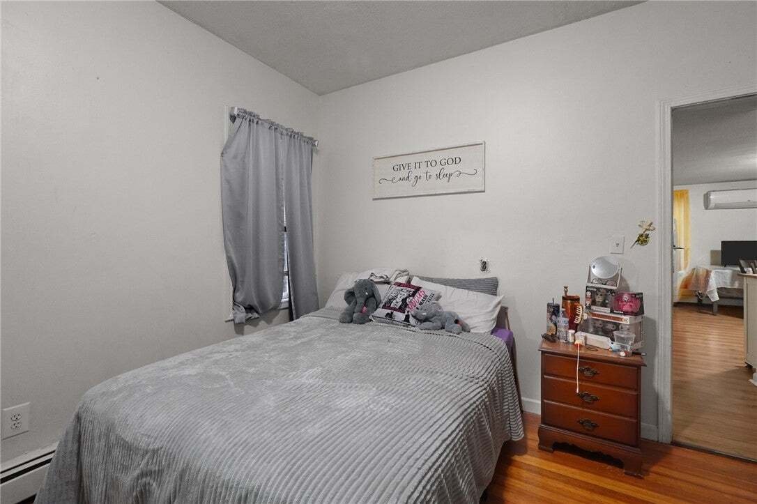 Providence, Rhode Island, United States 5 - 19103480