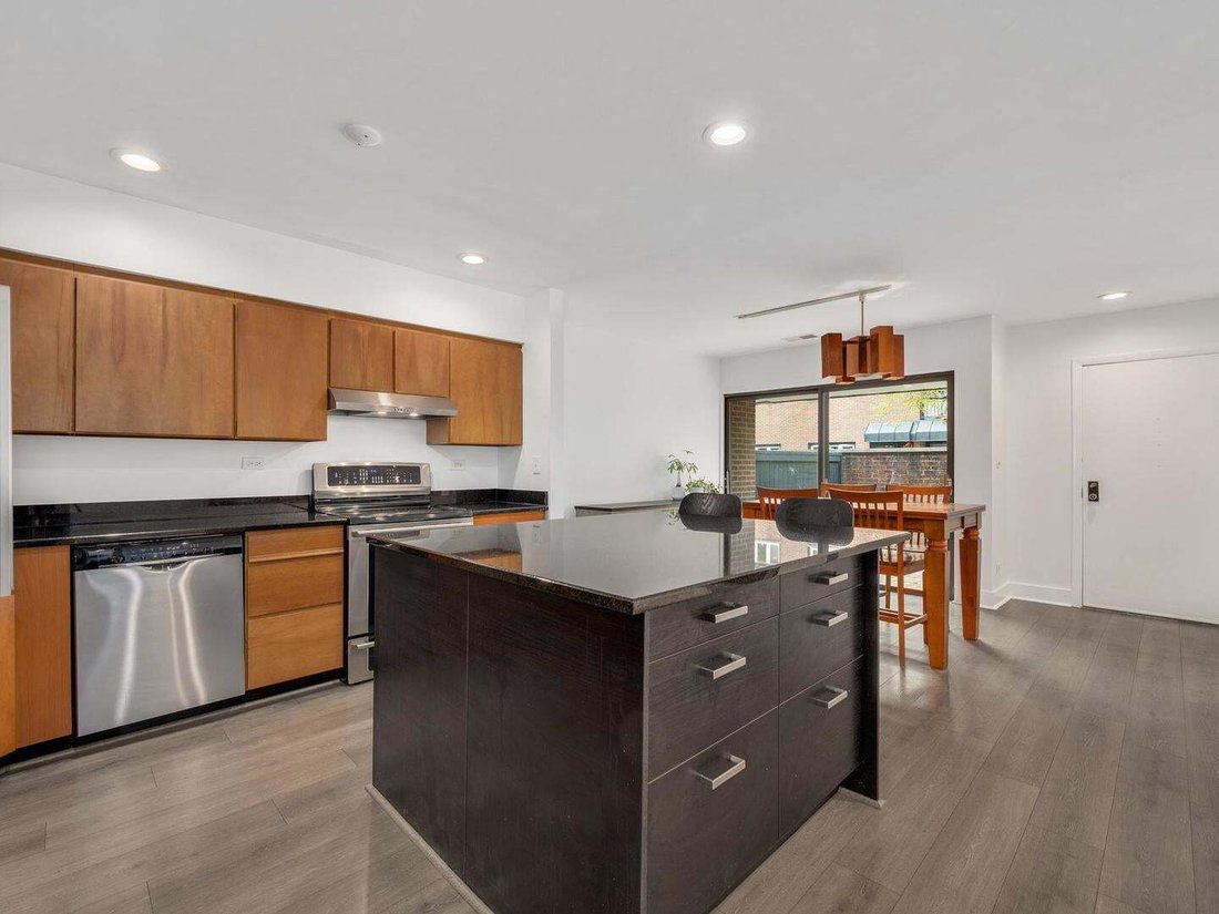 Condo in Oak Park, Illinois, United States 4 - 19104663