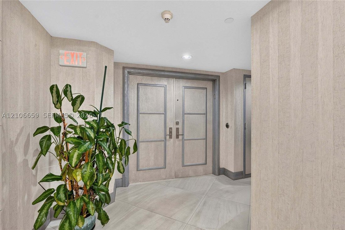 Condo in Golden Beach, Florida, United States 2 - 19103803