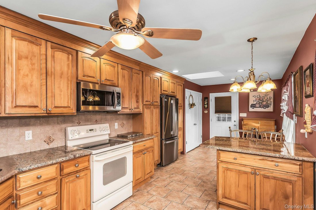 House in Levittown, New York, United States 3 - 19105163