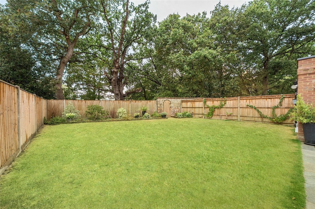 Haus in Sendmarsh, Send, England 3 - 19103789