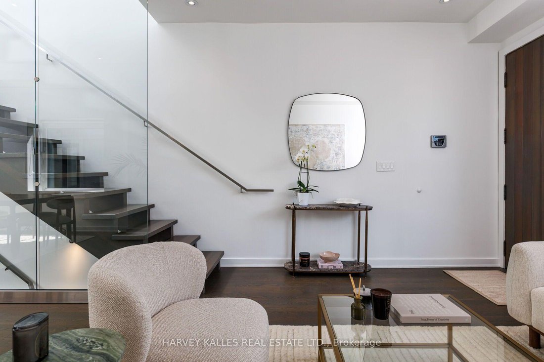 House in Toronto, Ontario, Canada 4 - 19106343