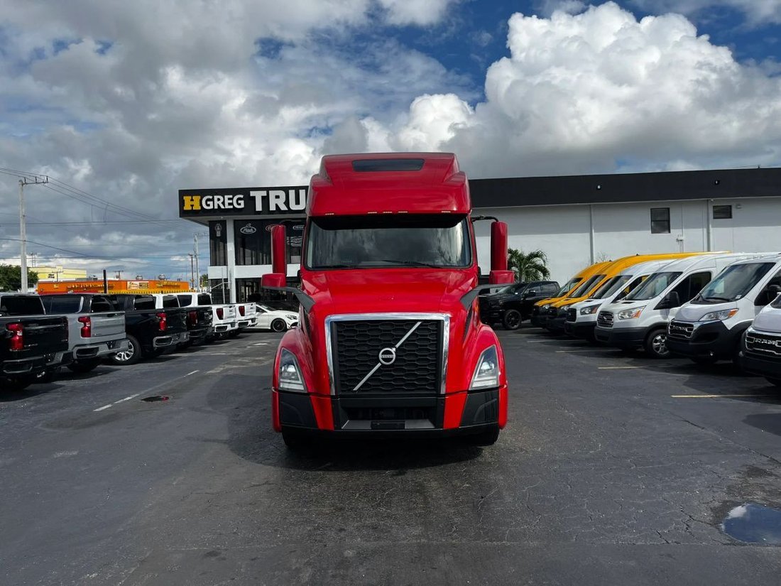 2019 Volvo Commercial VNL VNL 860 Sleeper in Miami, FL, United States 2 - 19105927