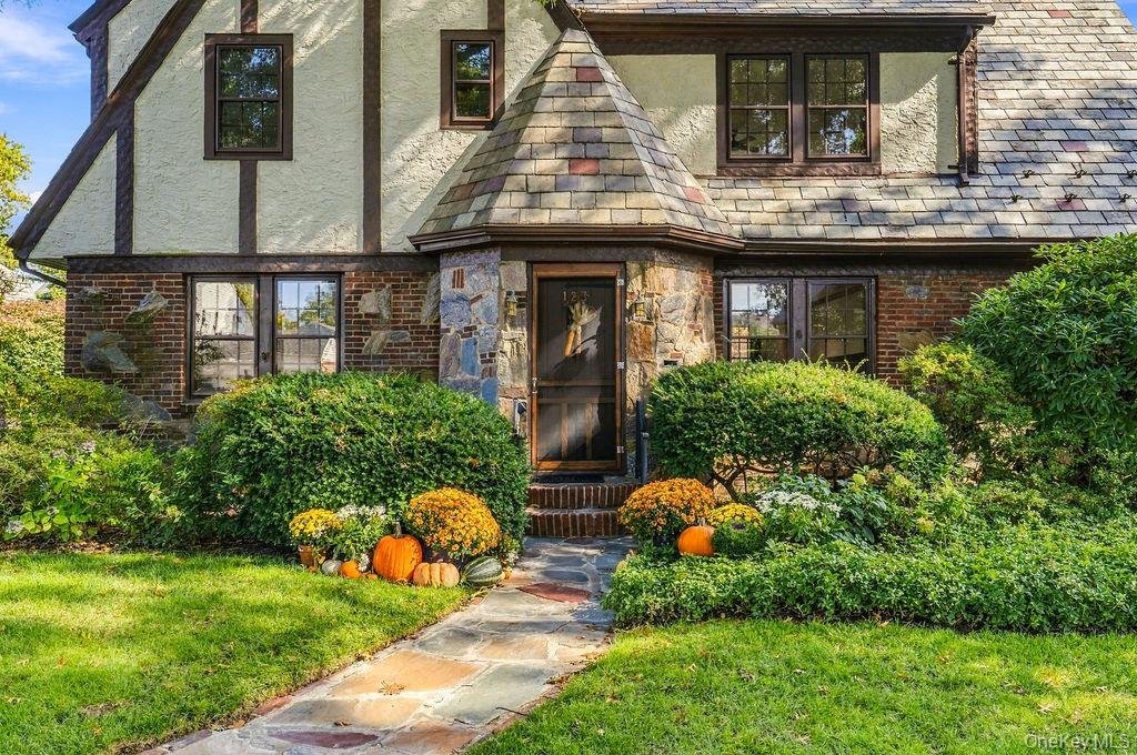 House in Garden City, New York, United States 2 - 19104433
